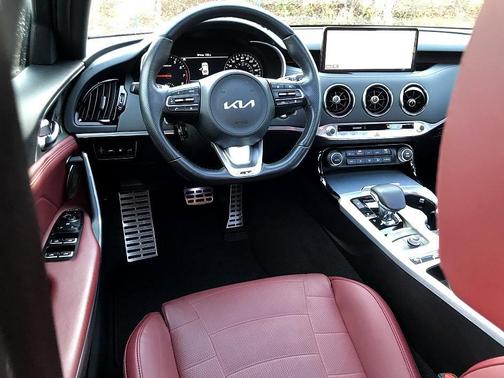 2023 Kia Stinger GT2