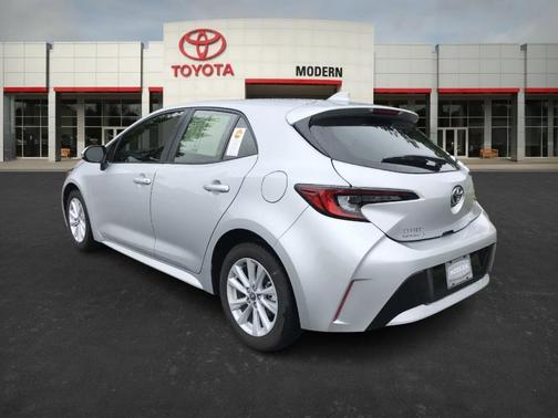 2025 Toyota Corolla Hatchback SE