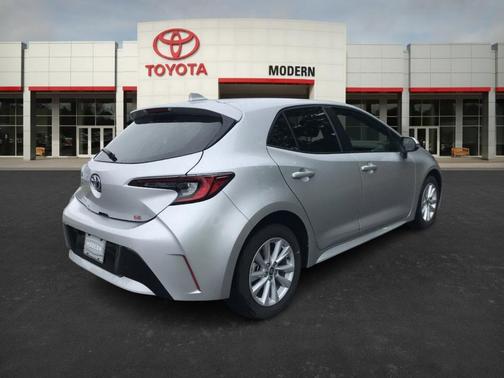 2025 Toyota Corolla Hatchback SE