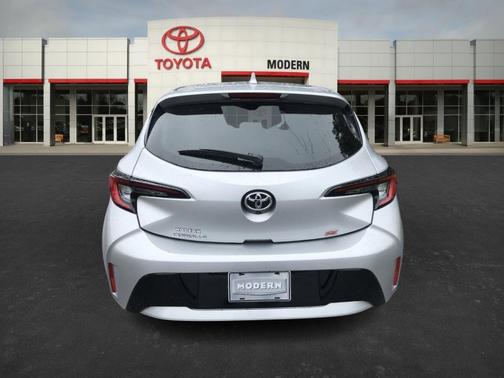 2025 Toyota Corolla Hatchback SE