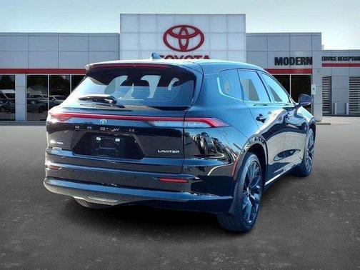 2025 Toyota Crown Signia LIMITED