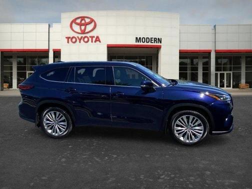 Blue 2021 Toyota Highlander Platinum