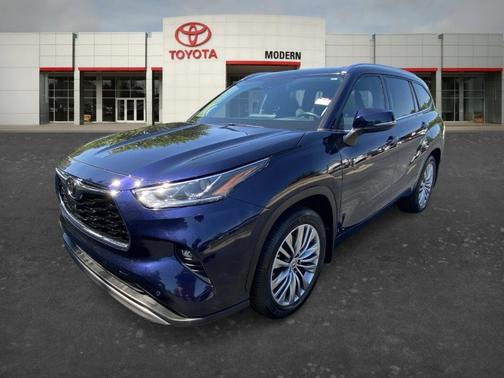 Gray 2021 Toyota Highlander Platinum