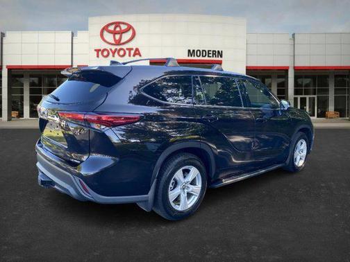 2021 Toyota Highlander LE
