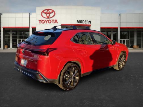 2023 Lexus UX 250h F SPORT Handling