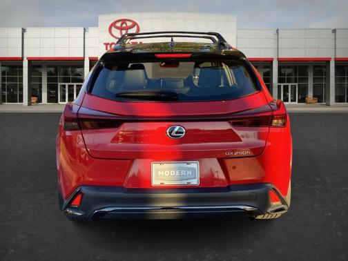 2023 Lexus UX 250h F SPORT Handling