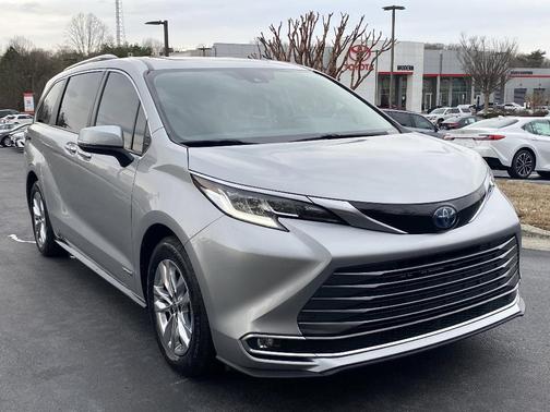 2021 Toyota Sienna Limited