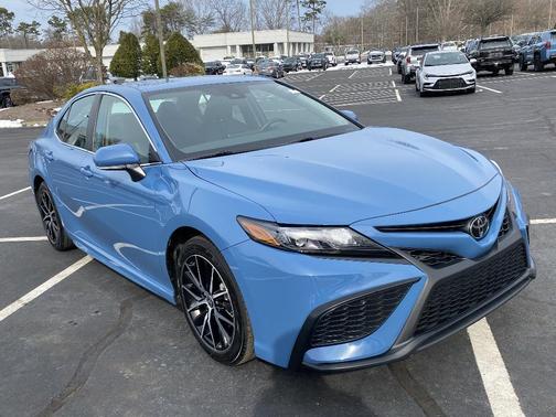 2024 Toyota Camry SE