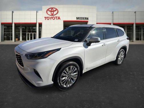 2024 Toyota Highlander Hybrid Platinum