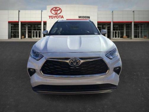2024 Toyota Highlander Hybrid Platinum