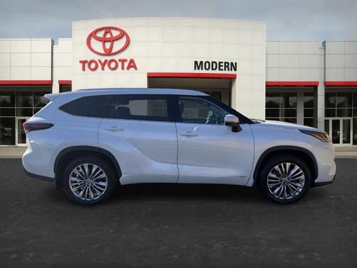 2024 Toyota Highlander Hybrid Platinum