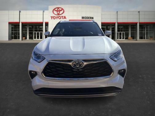 2024 Toyota Highlander Hybrid Platinum
