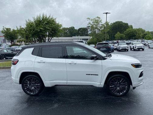 White 2022 Jeep Compass Altitude