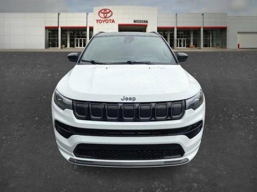 White 2022 Jeep Compass Altitude