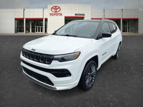 White 2022 Jeep Compass Altitude