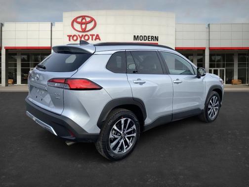 2025 Toyota Corolla Cross XLE