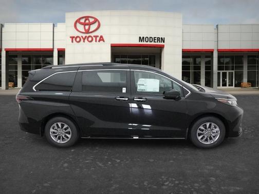 Black 2026 Toyota Sienna XLE 8 Passenger