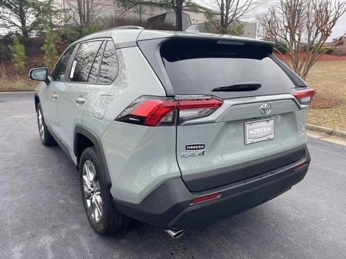 2022 Toyota RAV4 XLE Premium