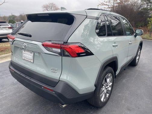 2022 Toyota RAV4 XLE Premium
