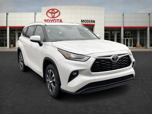 2025 Toyota Highlander Hybrid XLE