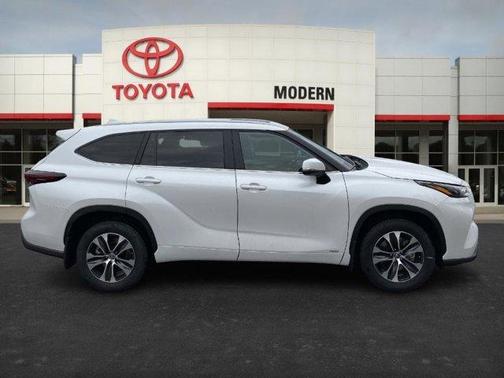 2025 Toyota Highlander Hybrid XLE