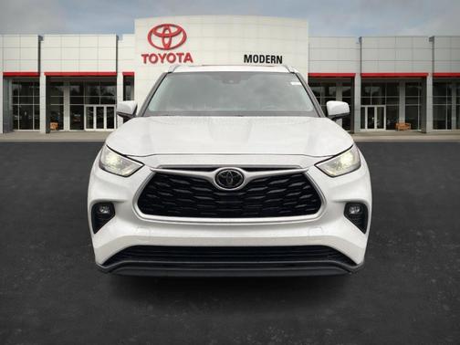 2025 Toyota Highlander Hybrid XLE