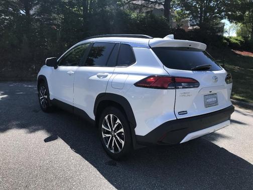 2024 Toyota Corolla Cross XLE