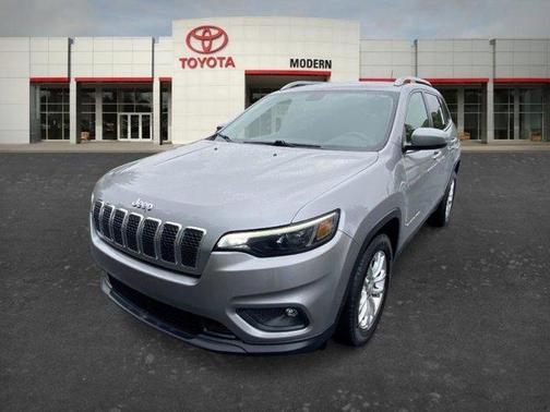 Silver 2019 Jeep Cherokee Latitude