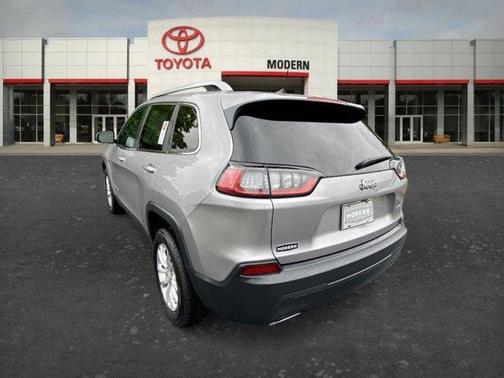 Silver 2019 Jeep Cherokee Latitude