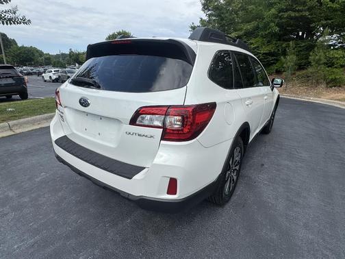 Crystal White Pearl 2015 Subaru Outback 2.5i Limited