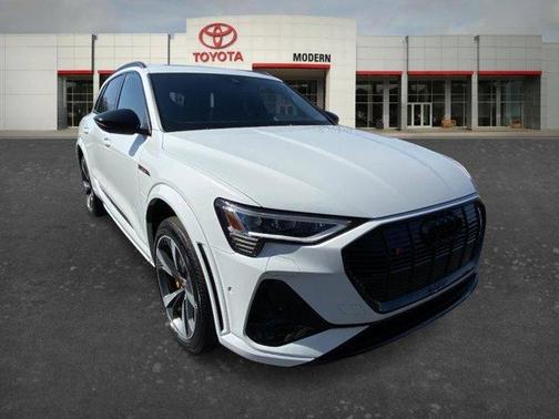 2022 Audi e-tron S Premium Plus