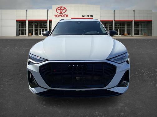 2022 Audi e-tron S Premium Plus