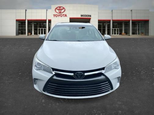 White 2017 Toyota Camry XLE
