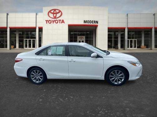 White 2017 Toyota Camry XLE