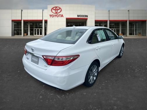 White 2017 Toyota Camry XLE