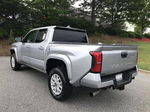 2024 Toyota Tacoma SR5