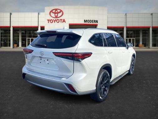 2023 Toyota Highlander Platinum