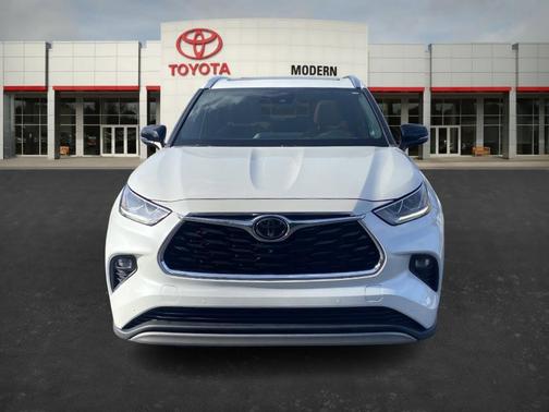 2023 Toyota Highlander Platinum