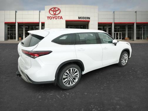 2026 Toyota Highlander Hybrid Platinum