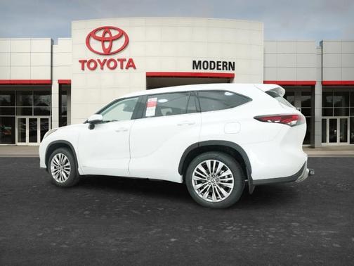 2026 Toyota Highlander Hybrid Platinum