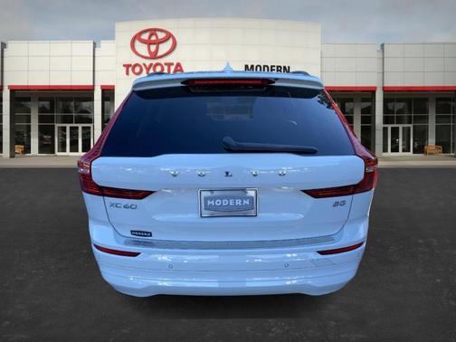 2022 Volvo XC60 B5 Momentum