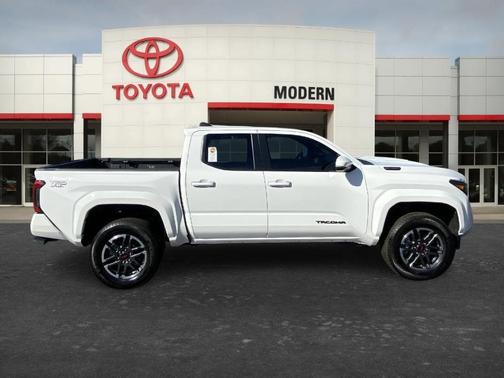 2025 Toyota Tacoma Hybrid TRD HYBRID