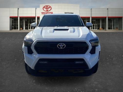 2025 Toyota Tacoma Hybrid TRD HYBRID