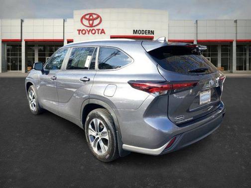 2025 Toyota Highlander XLE