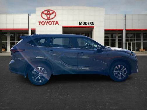 2025 Toyota Highlander XLE