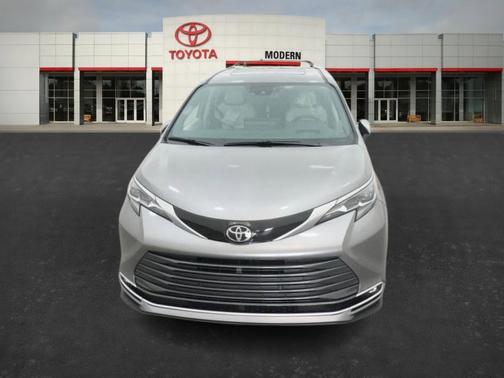 2026 Toyota Sienna 