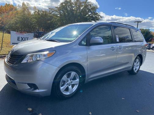 2012 Toyota Sienna LE