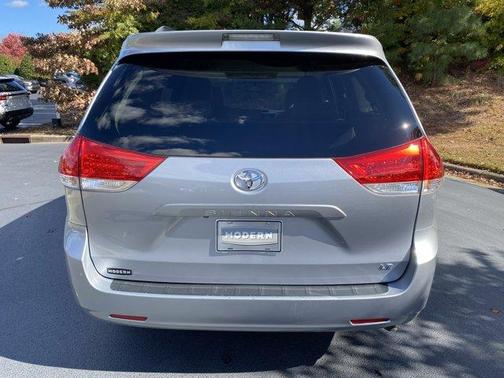 2012 Toyota Sienna LE