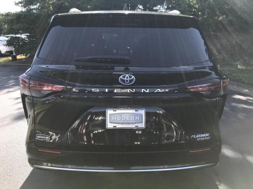 2022 Toyota Sienna Platinum 7 Passenger
