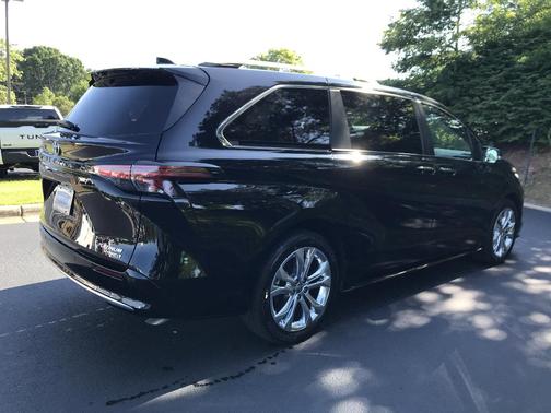 2022 Toyota Sienna Platinum 7 Passenger